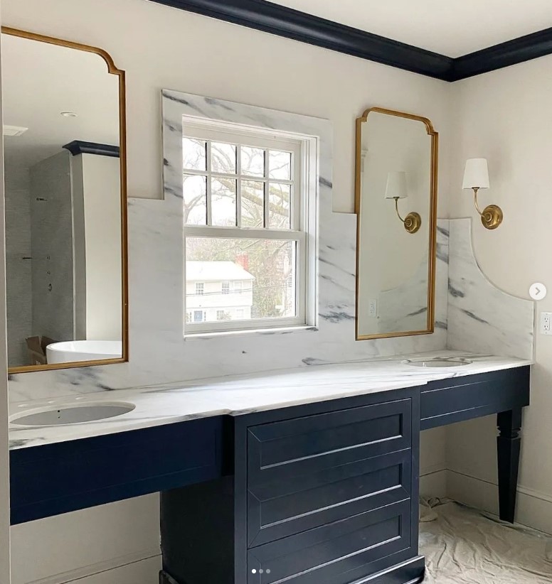 Royal Danby- Lot 1916 2cm Honed, 121x73