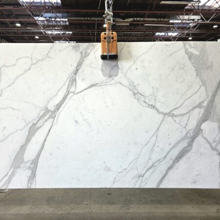 Calacatta - Lot 2590 2cm Polished, 134" x 73" [Slab #30]