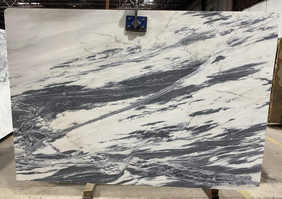 Calacatta nero   lot 2040 2cm polished 91 x 64