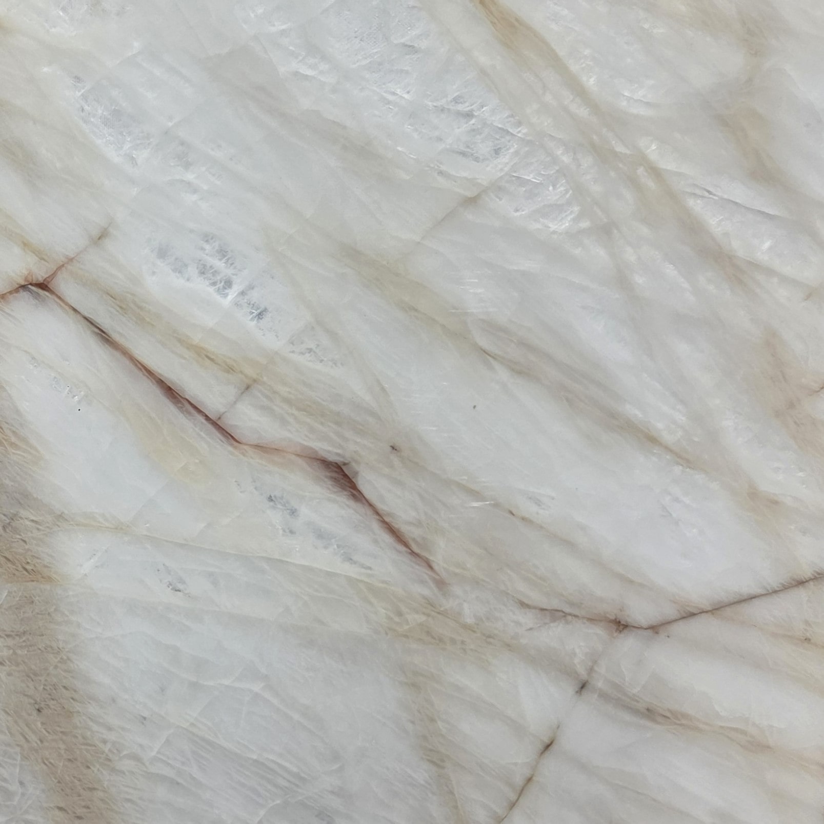 Our Crystal Himalaia quartzite offers the ethereal beauty of translucent crystalline stone with exquisite gold veining. Perfect for stunning backlit feature walls. Crystal Himalaia - Lot 2577 | Arena Stone NJ Arena stone nj crystal himalaia lot 2577 3cm polished crystal himalaia lot 2577