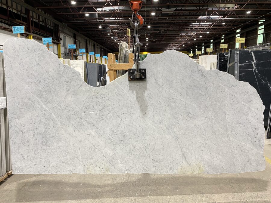 White carrara   lot 1496 slab 42 102x32 accounting for yellow stain