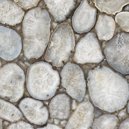 White B. Agate - Lot 2484