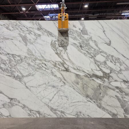 Calacatta Vagli - Lot 2211 2cm Honed, 123" x 74" [Slab #18]